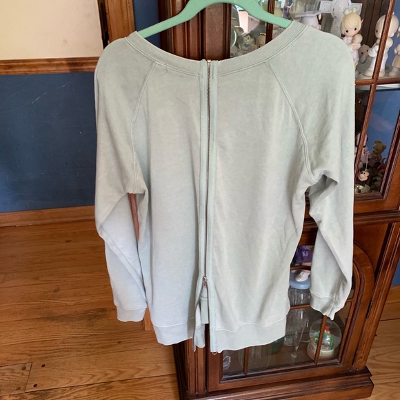 NWT OPEN-BACK SWEATER ✨ - Picture 5 of 8